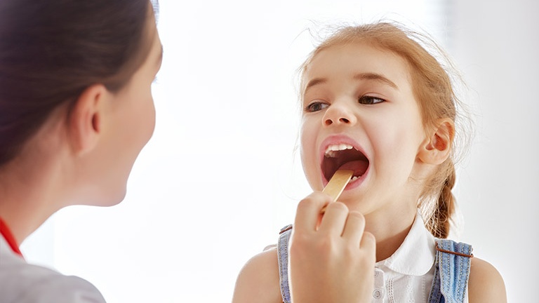 Chăm sóc trẻ sau cắt Amidan và nạo VA như thế nào? 1