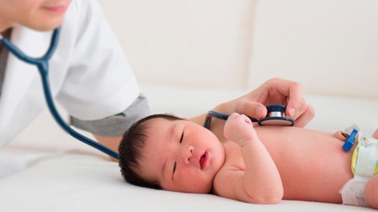 Mách bạn cách chăm sóc trẻ sau mổ tim bẩm sinh 2