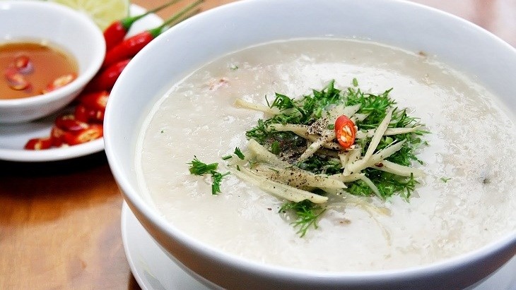 Cháo bò cung cấp nhiều dưỡng chất, trong đó có sắt và kẽm là hai dưỡng chất cần thiết cho cơ thể