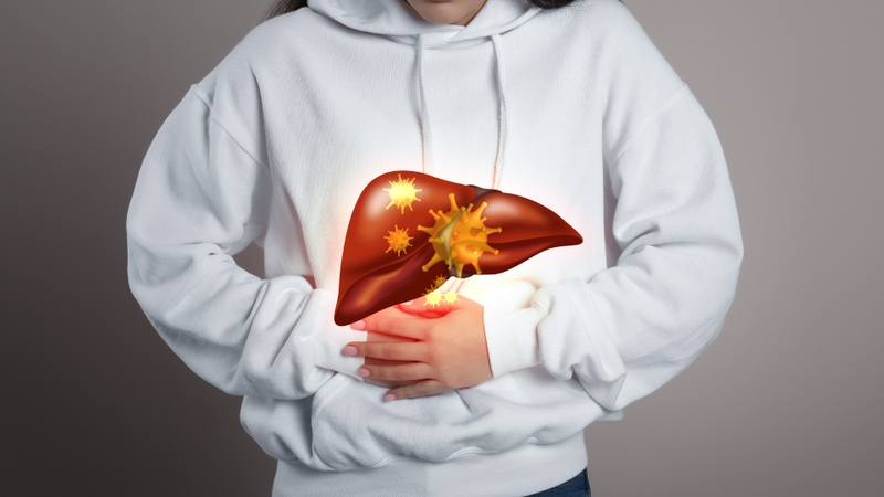 Người bệnh bị tổn thương gan cũng làm Ferritin trong máu tăng cao