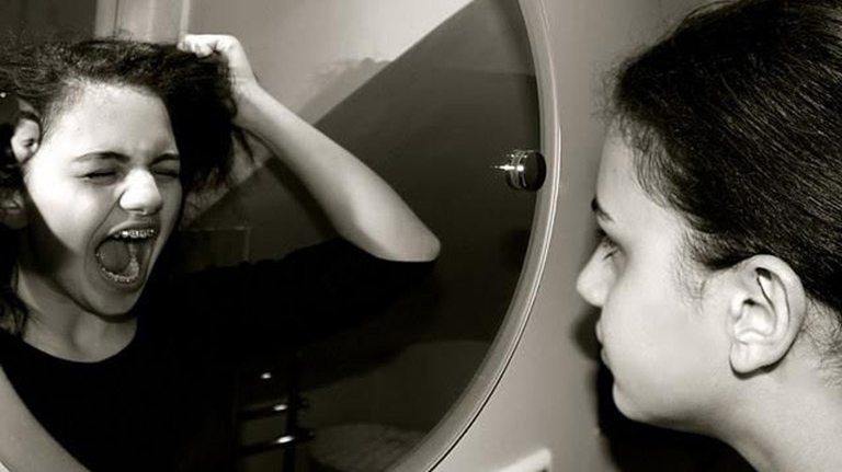 Chứng sợ gương là gì? Nguyên nhân của nó là từ đâu? 1