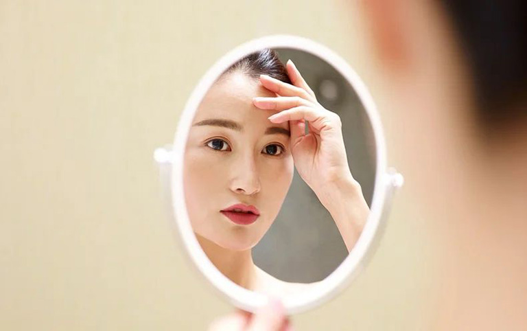 Chứng sợ gương là gì? Nguyên nhân của nó là từ đâu? 2