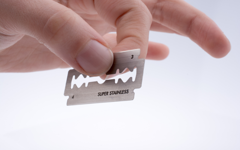 Có nên cạo lông mặt không​? Những lưu ý cần biết 3