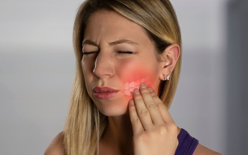 Có nên nhổ răng hàm trên trong cùng bị sâu? 2