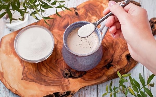 co-nen-them-collagen-vao-ca-phe 4.jpg