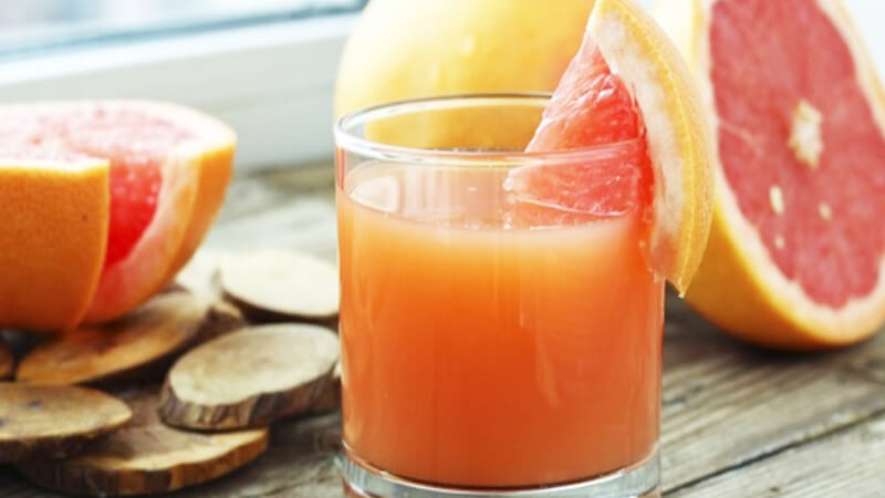 Có nên uống nước ép bưởi vào buổi tối không?3