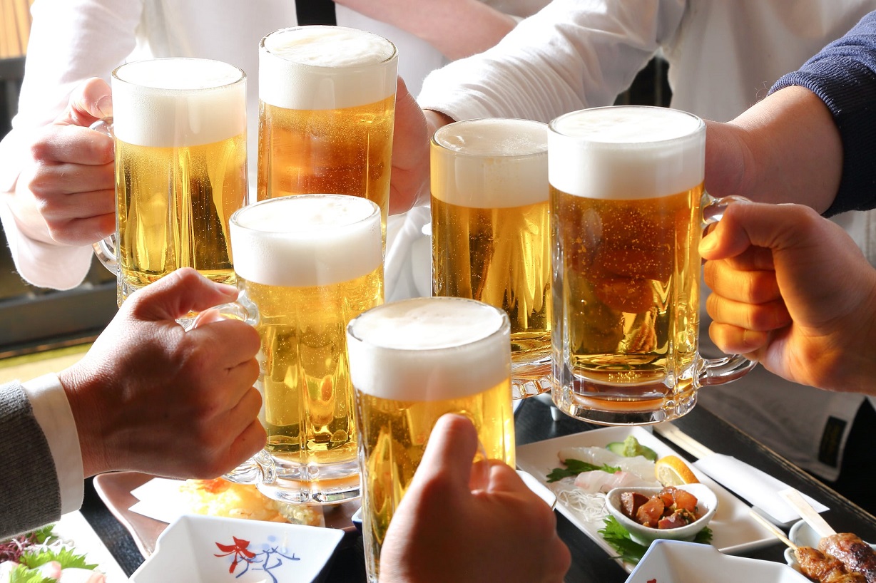 Rượu bia và đồ uống nhiều đường cũng cần được lưu ý