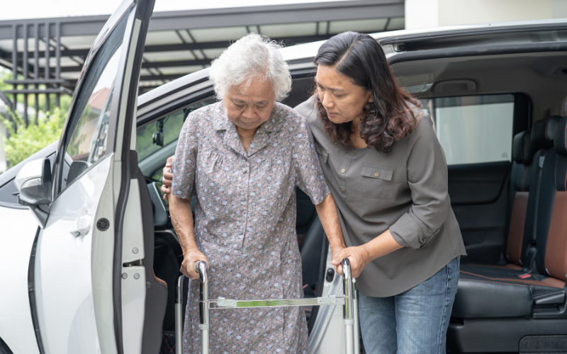 Liệt hay hạn chế vận động là biến chứng lâu dài mà cục máu đông trong não có thể gây ra cho người bệnh