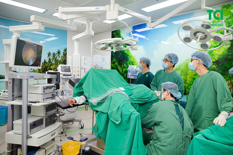 Đặt ống thông tiểu khi mổ đẻ tại sao lại cần thiết?