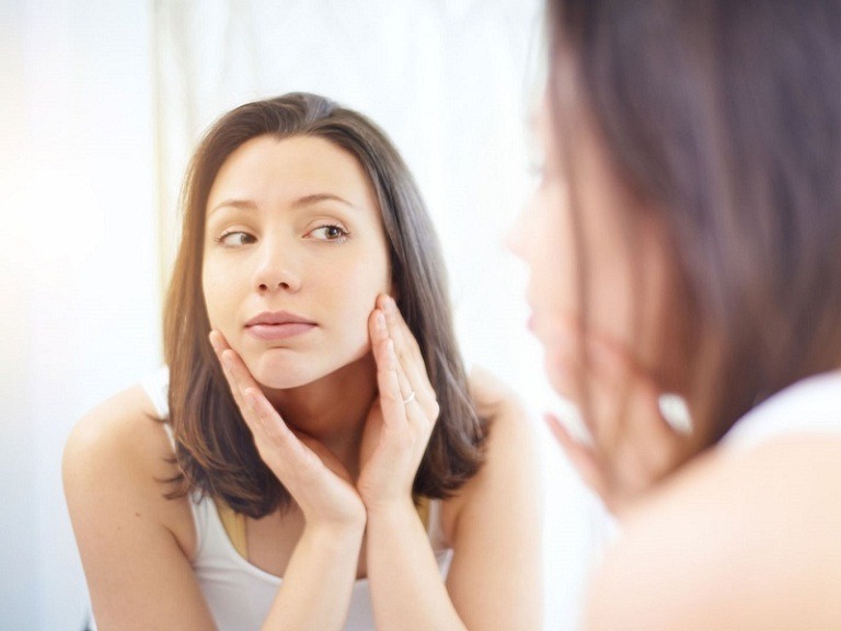 dau-hieu-nhan-biet-ban-bi-benh-me-day-anh-sang-mat-troi 1.jpg