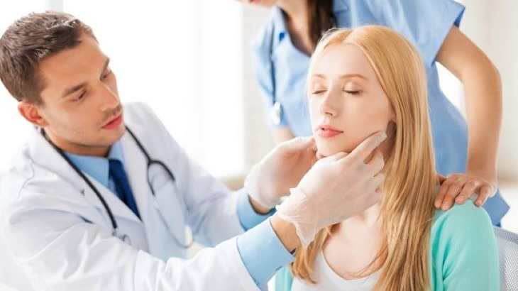 Đau quai hàm bên phải: Nguyên nhân, dấu hiệu, chẩn đoán và phương pháp giảm đau 3