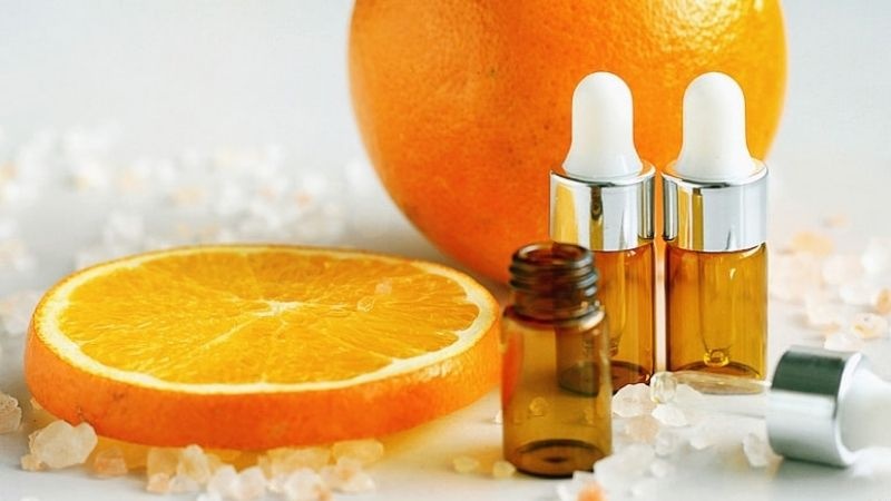Tình trạng da bị mụn ẩn liệu có nên xài vitamin C không? 3