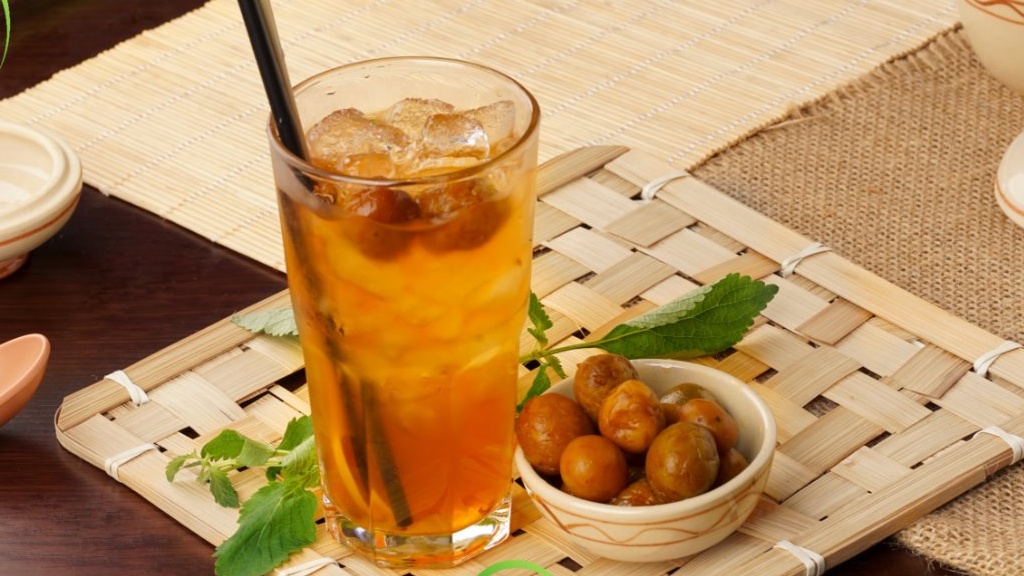 Nước mơ ngâm lâu năm có tốt không? Cách làm nước mơ ngâm