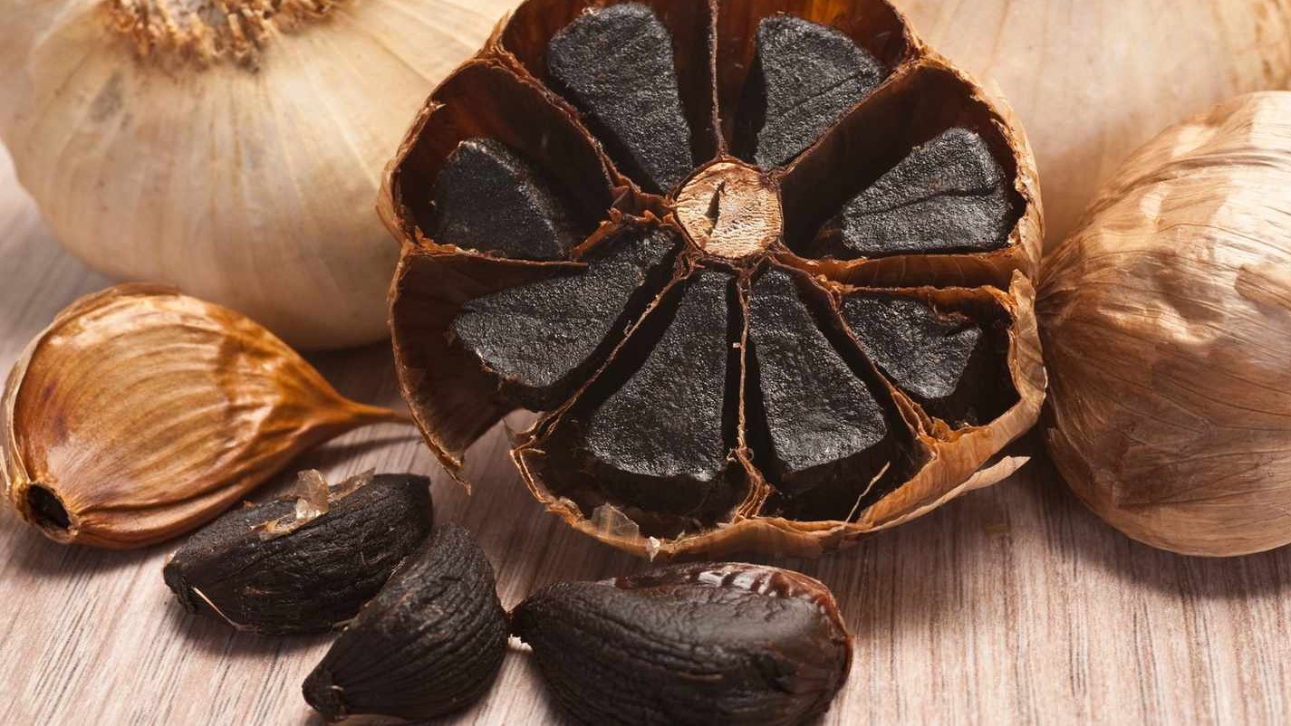 Góc giải đáp: Tỏi đen ngâm mật ong có tác dụng gì cho sức khỏe? 1