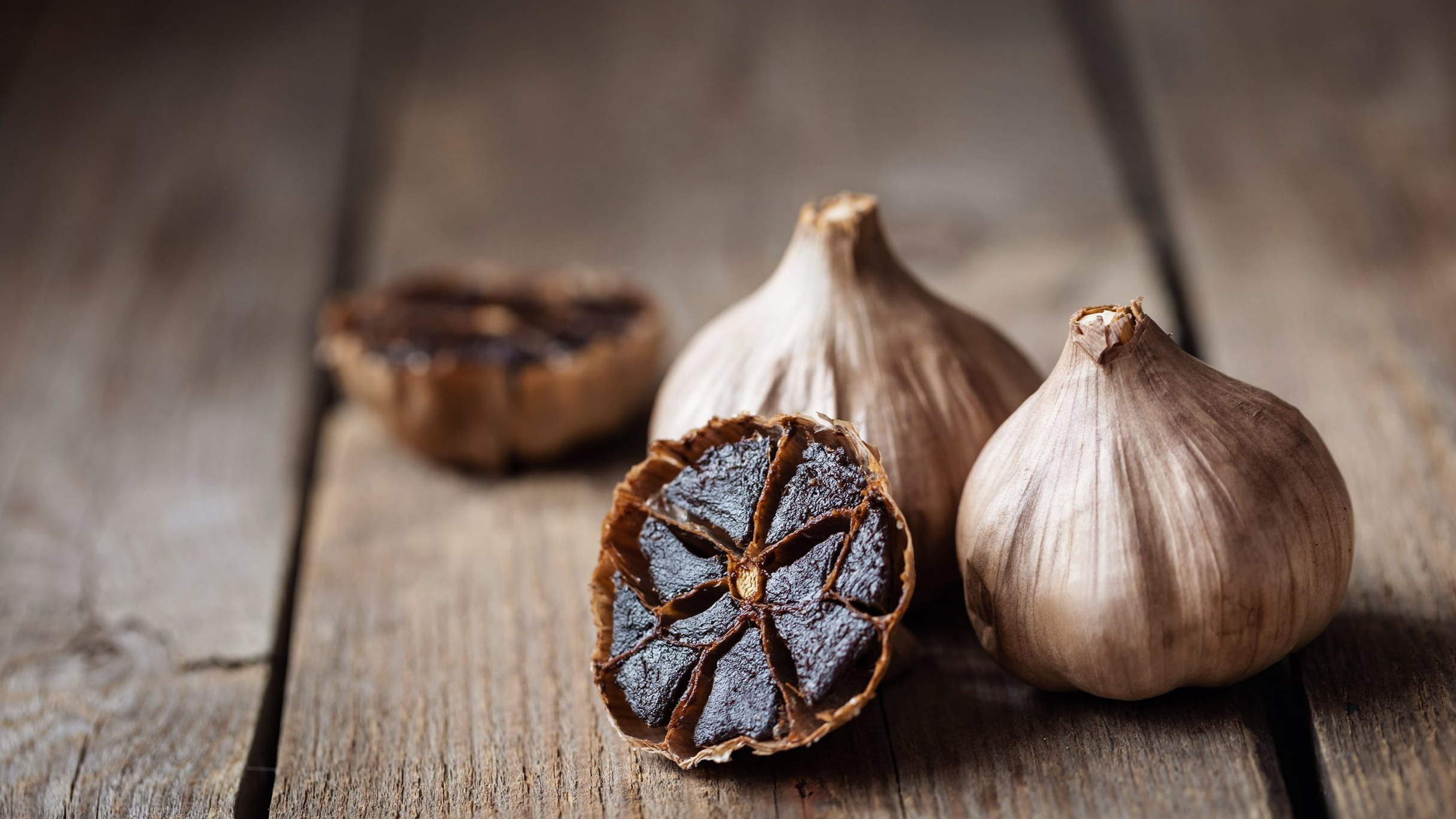 Góc giải đáp: Tỏi đen ngâm mật ong có tác dụng gì cho sức khỏe? 2