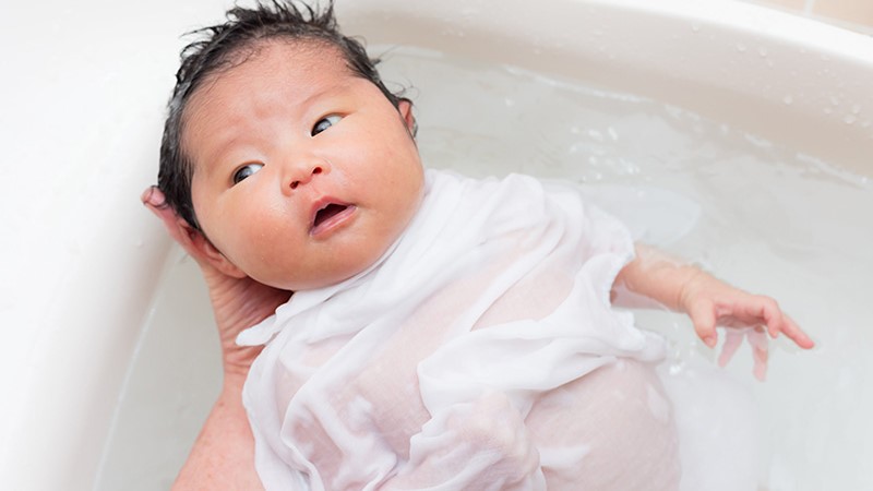 Giải đáp: Trẻ bị viêm phổi có được tắm không? 5