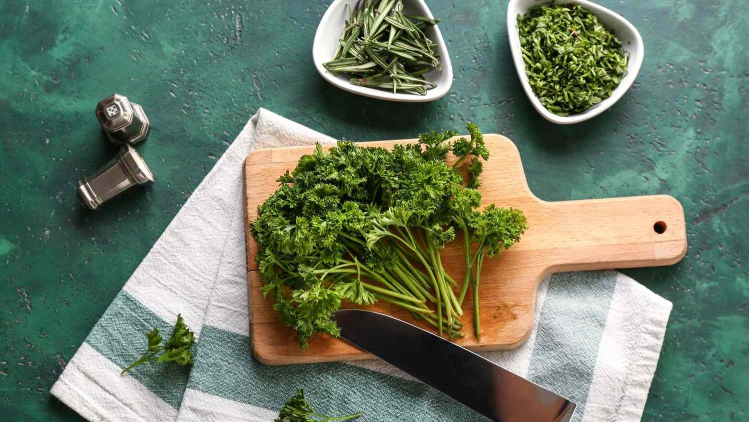 Giải độc thận bằng rau mùi tây và một số lợi ích sức khỏe khác từ mùi tây 3