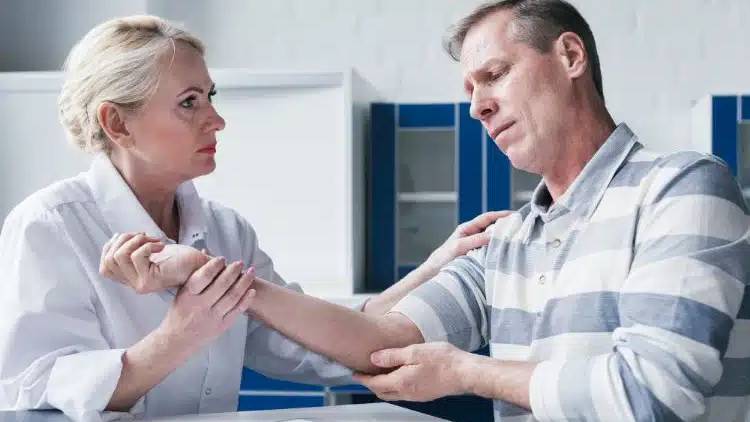 Giấy khám sức khỏe có thời hạn bao lâu? Cần chuẩn bị gì khi đi khám sức khỏe? 4