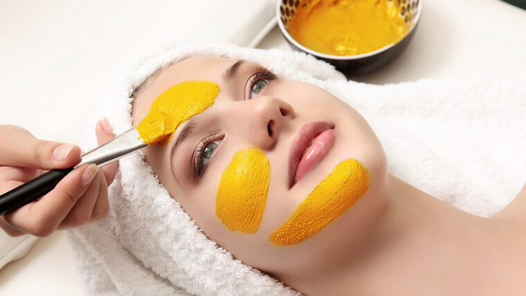Góc thắc mắc: Đắp mặt nạ nghệ sữa chua có bắt nắng không? 03