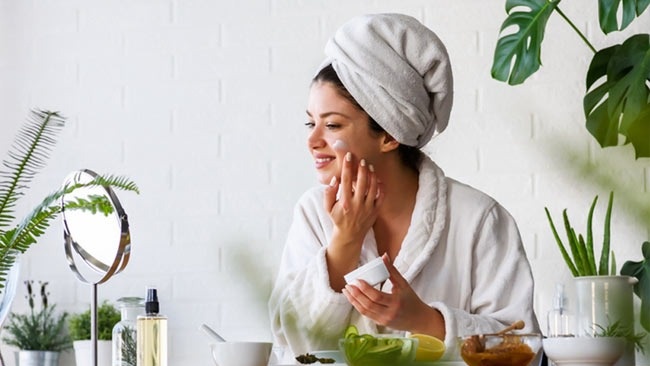 goi-y-cach-cham-soc-da-mat-tuoi-35 3.jpg