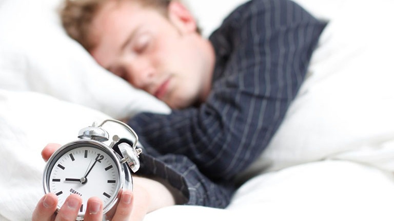 Tác hại không ngờ của thói quen thức đêm ngủ ngày 1