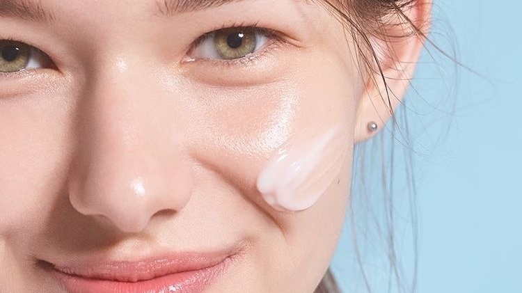 Hướng dẫn các bước trang điểm có kem chống nắng 1