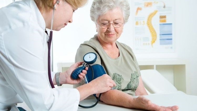 Huyết áp người trên 60 tuổi bình thường là bao nhiêu? 1