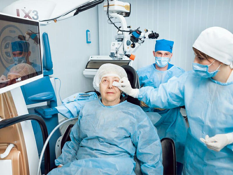 khi-nao-nen-mo-duc-thuy-tinh-the 3.jpg
