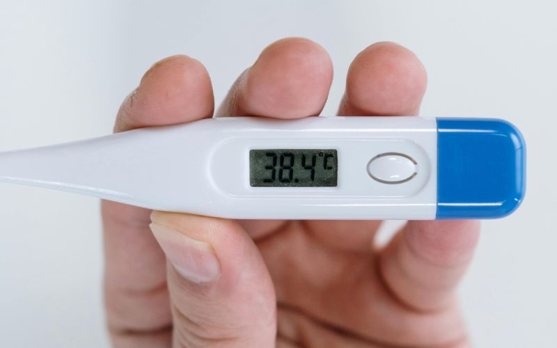 Trẻ được gọi là bị sốt khi nhiệt độ lớn hơn 37,5 độ C