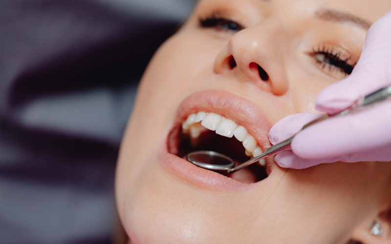 Khối u trong miệng là tình trạng xuất hiện khối tế bào bất thường trong khoang miệng