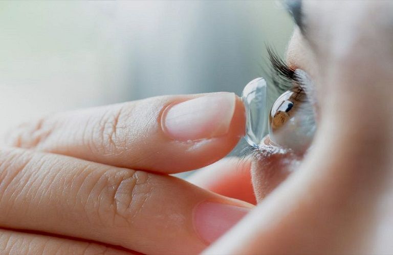 Kính áp tròng cận giá bao nhiêu? Những lưu ý cần biết khi dùng kính áp tròng cận 3