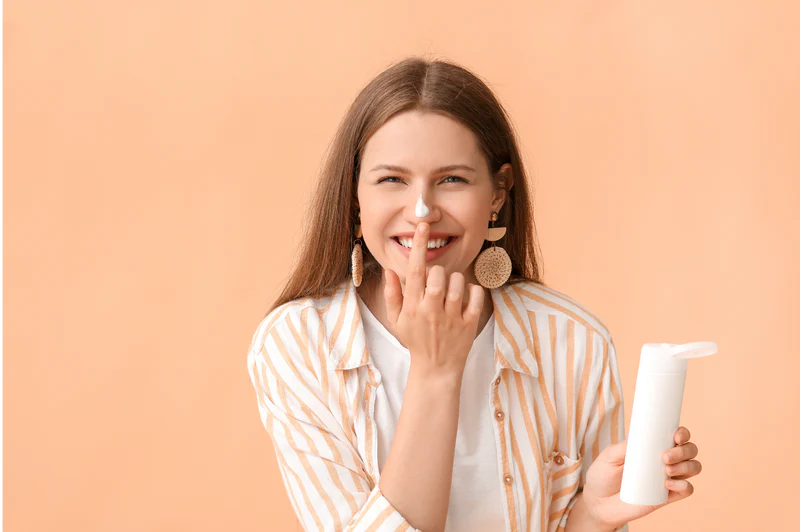 Hãy luôn thoa kem chống nắng sau khi peel