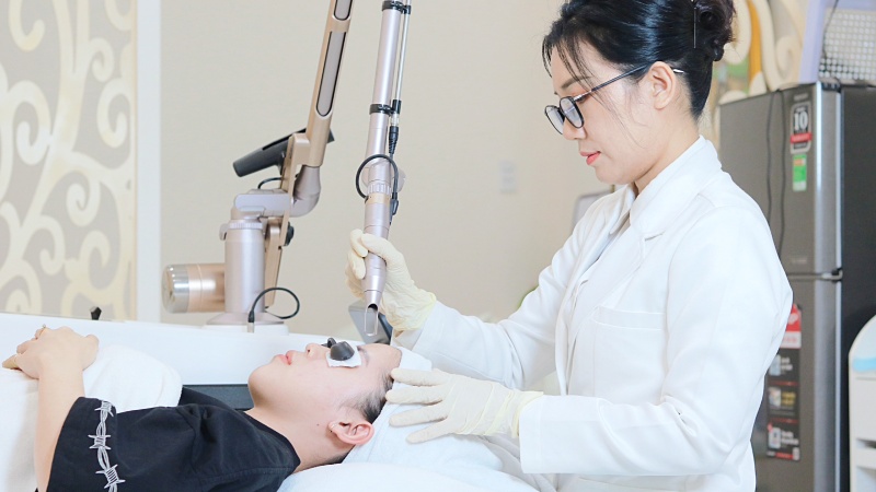 Laser Toning là gì? Đây là phương pháp sử dụng laser năng lượng thấp để hỗ trợ cải thiện sắc tố da