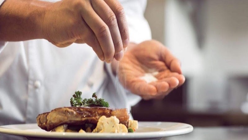 Mách bạn 8 cách giảm lượng muối trong bữa ăn sau suy tim 7