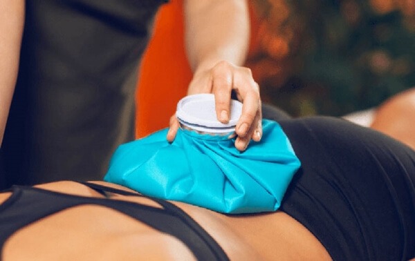 Mẹ bỉm bị đau lưng dưới gần mông sau sinh có nguy hiểm không? 2