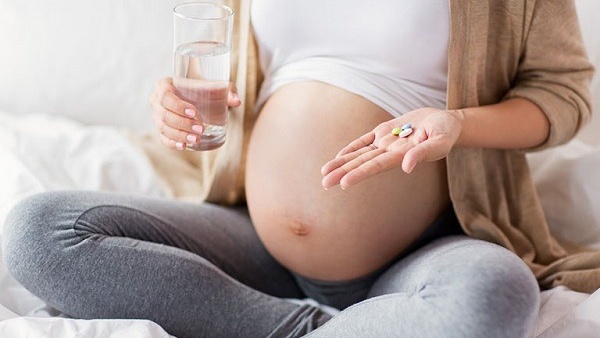 me-uong-pregnacare-sau-sinh-co-can-uong-them-canxi-khong-2.jpg