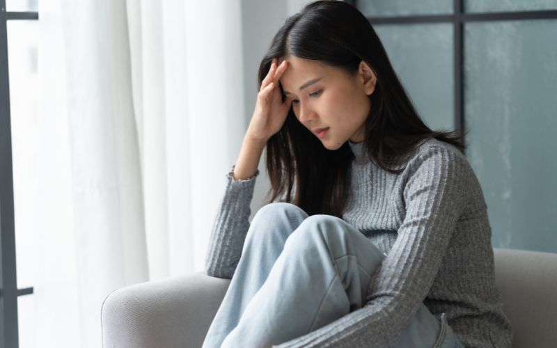 Nếu mẹ bầu đau bụng đi ngoài nhiều lần kèm toàn thân mệt mỏi cần đi khám ngay để điều trị kịp thời