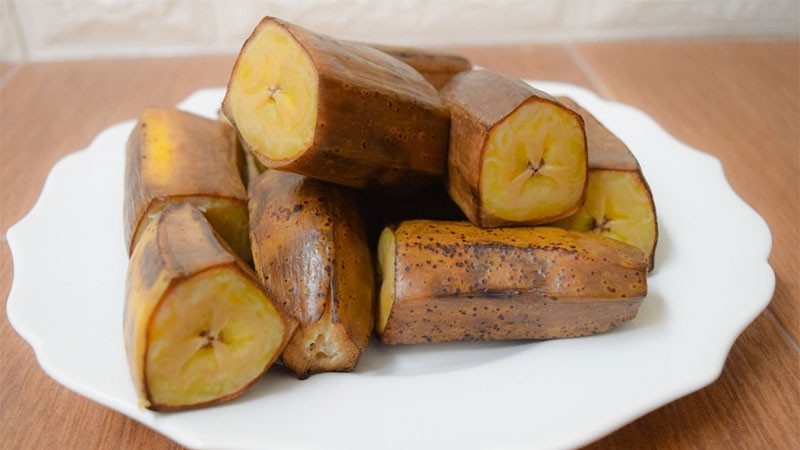 Mỗi ngày nên ăn mấy quả chuối xanh luộc? Công dụng tuyệt vời khi ăn 1