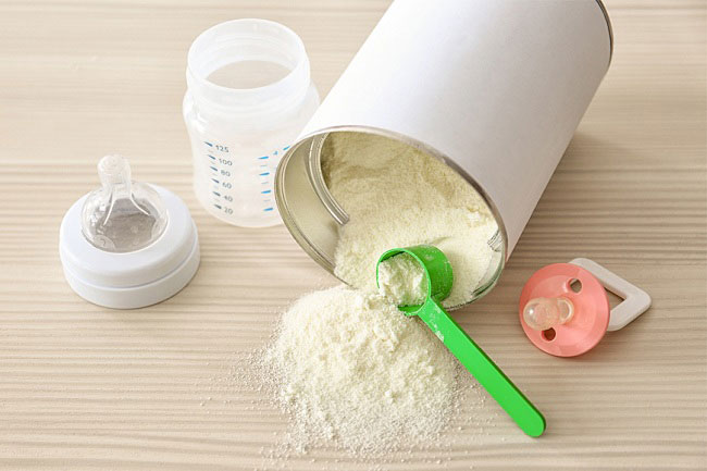 Nên cho bé uống sữa tươi hay sữa công thức? 2