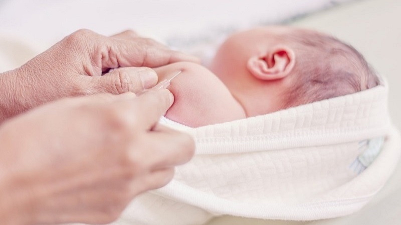 Nên tiêm vắc xin lao cho trẻ sơ sinh càng sớm càng tốt 1