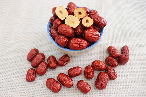 Người bị huyết áp thấp có ăn được táo đỏ không? 1