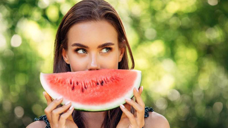 Người già nên ăn hoa quả gì cùng những lưu ý khi bổ sung 5