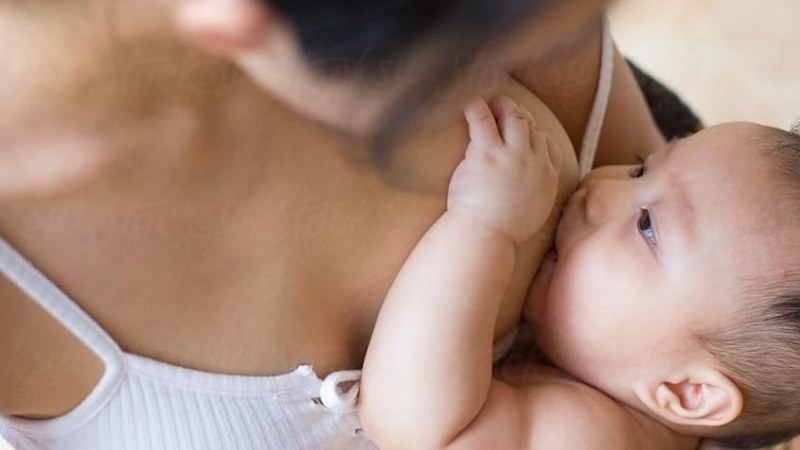 Nguyên nhân tắc tia sữa nặn ra máu và cách xử lý 4