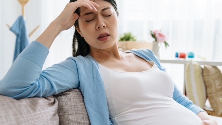 Nhức mỏi tay chân khi mang thai 3 tháng đầu – Nguyên nhân và cách khắc phục 2