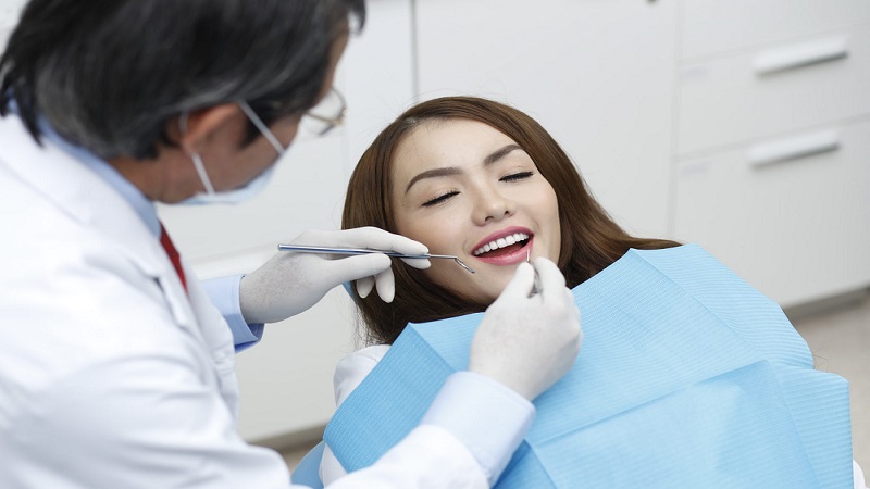 Niềng răng mắc cài sứ tự buộc: Ưu nhược điểm và báo giá chi tiết 5