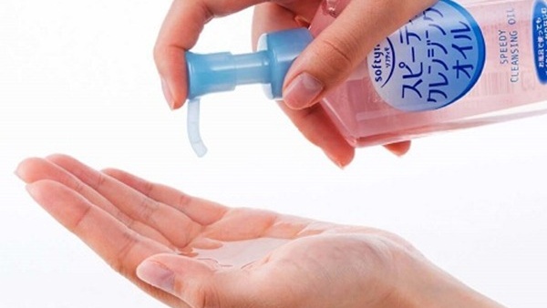 phan-biet-cong-dung-4-loai-dau-tay-trang-kose-3 Cropped.jpg