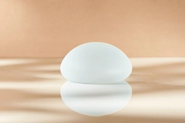 Phân biệt sự khác nhau giữa nâng ngực nano chip và không chip 4