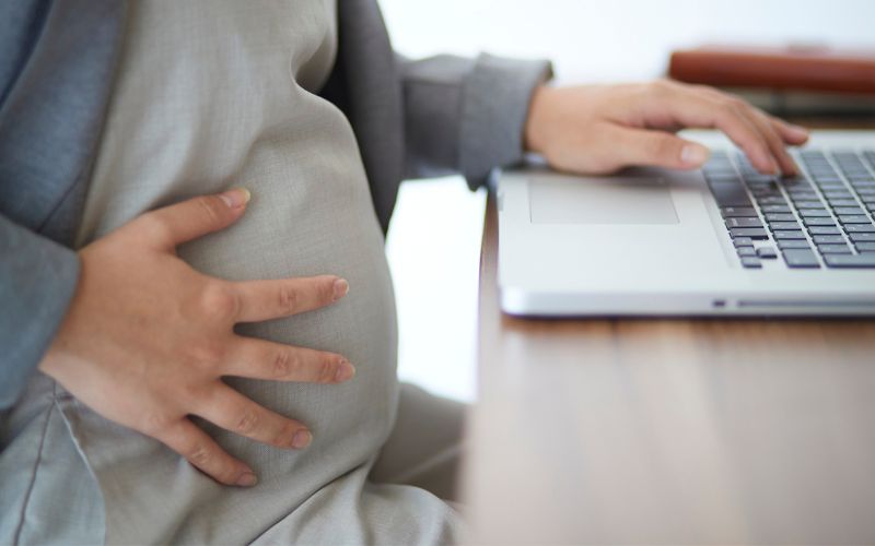 Khí hư bất thường có thể là biểu hiện của vấn đề phụ khoa và có thể ảnh hưởng đến thai kỳ nếu đang mang thai
