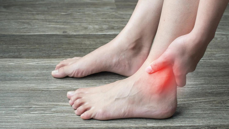 Rạn xương mắt cá chân bao lâu thì khỏi 01