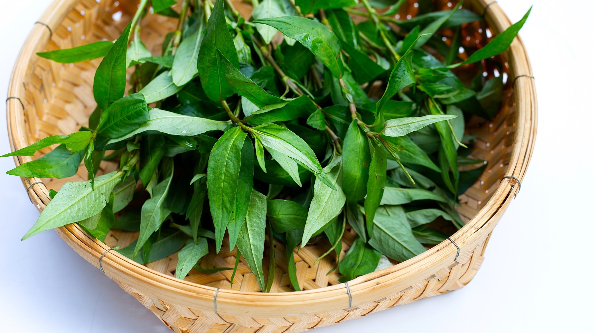 Rau răm kỵ với gì? Những lưu ý cần biết khi ăn rau răm - Nhà thuốc FPT ...